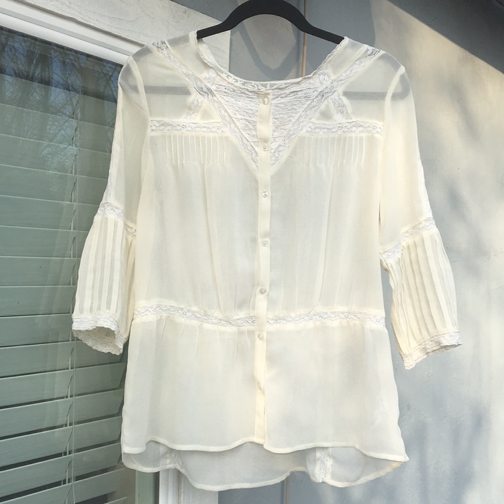 Kimchi Blue Off-White Sheer Lace Pleated Blouse - Picture 2 of 7